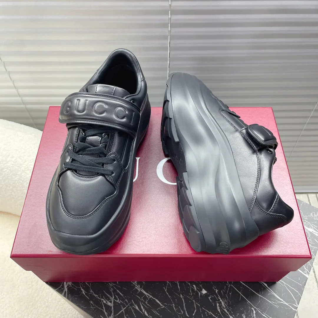 Women's Sneakers GUCCI 17852013