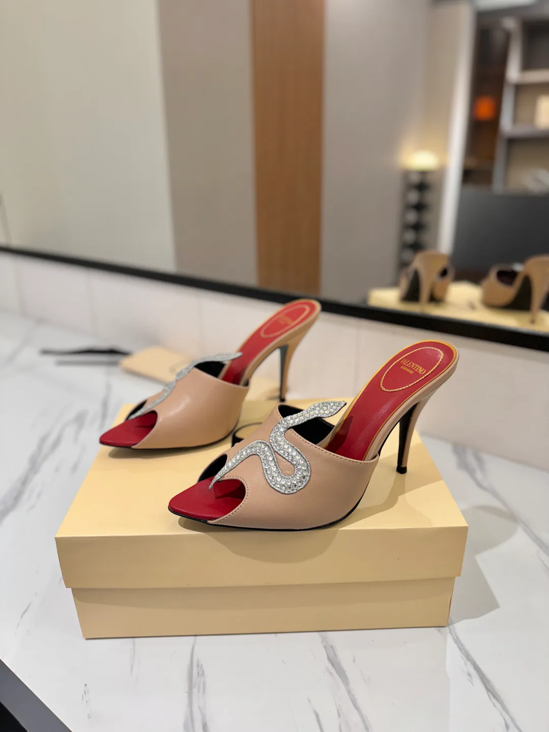 Women's Mules And Clogs VALENTINO 18134869