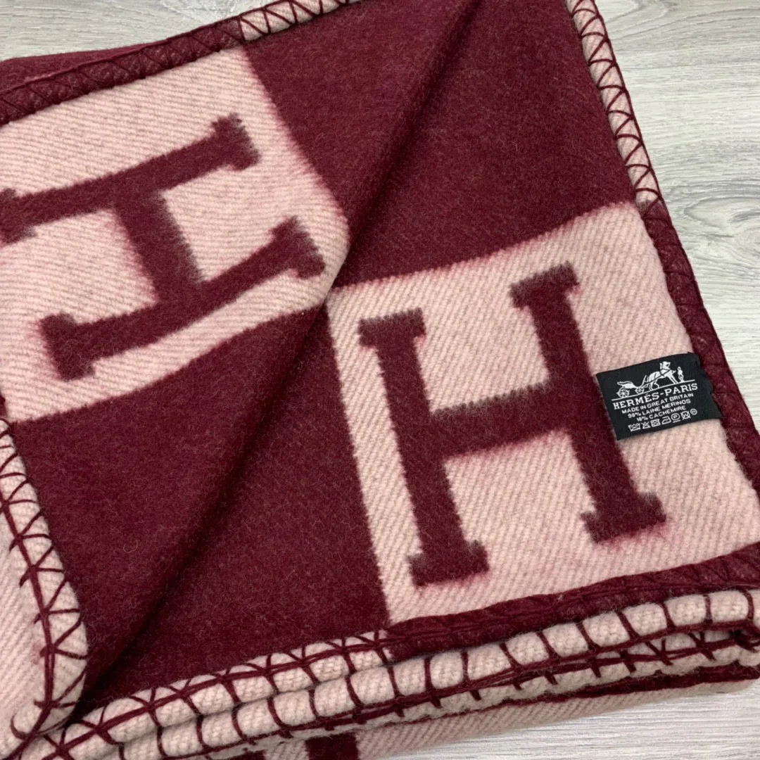 Textiles HERMES 18002670