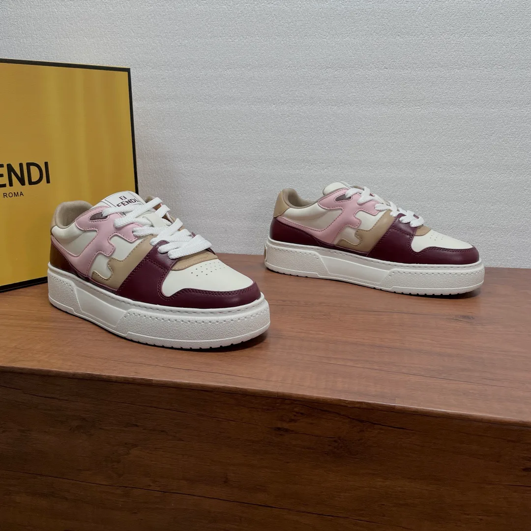 Кроссовки Женские Fendi 18626504