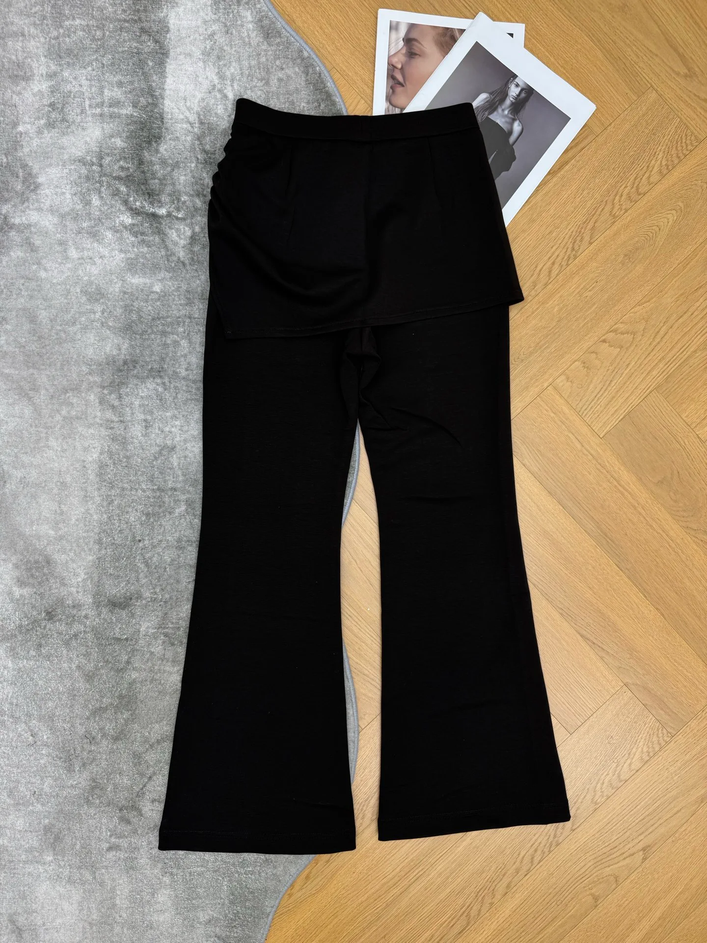 Women's Trousers SAINT LAURENT 18450972