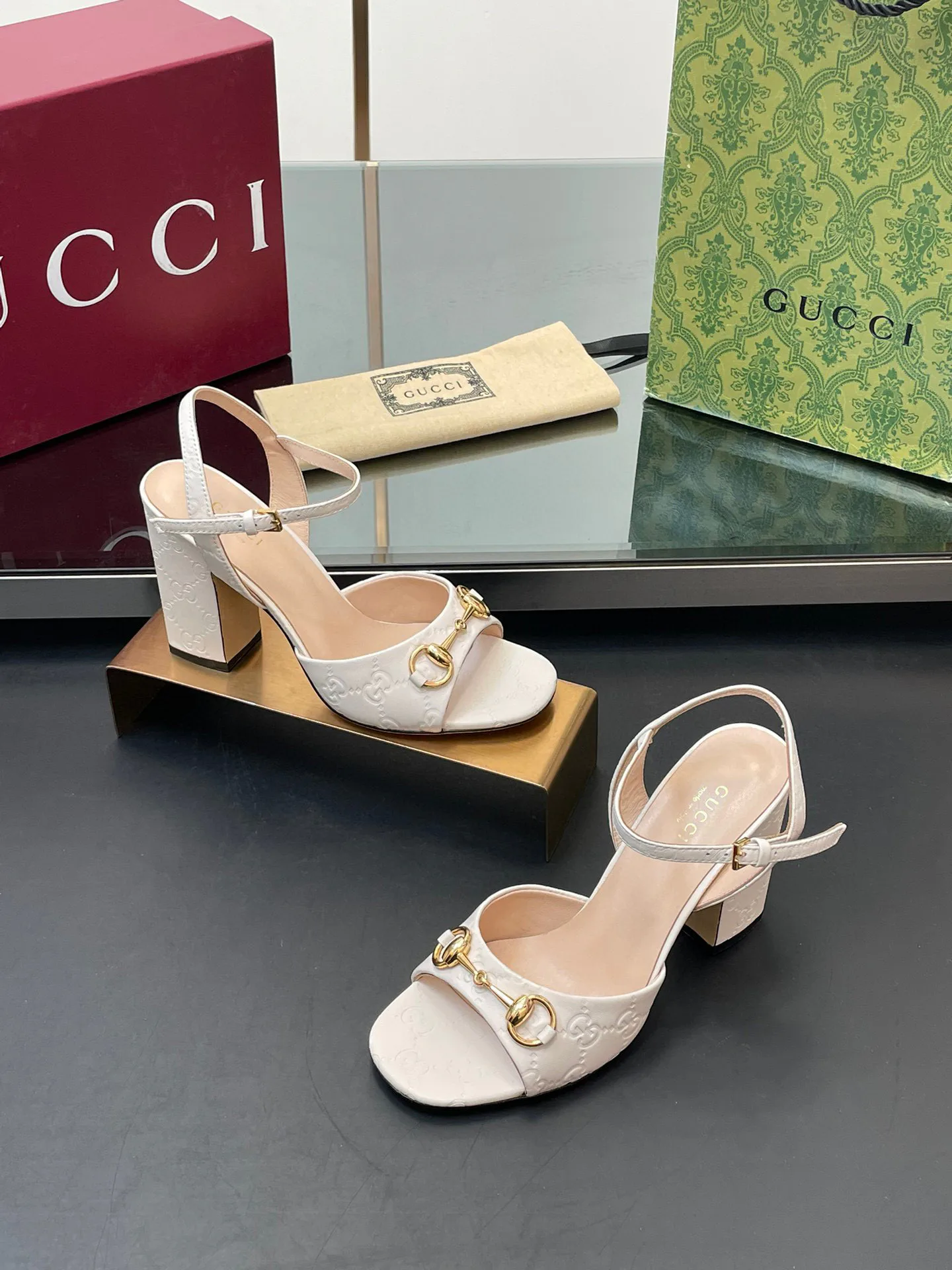 Women's Open-Toe Sandals GUCCI 17614709