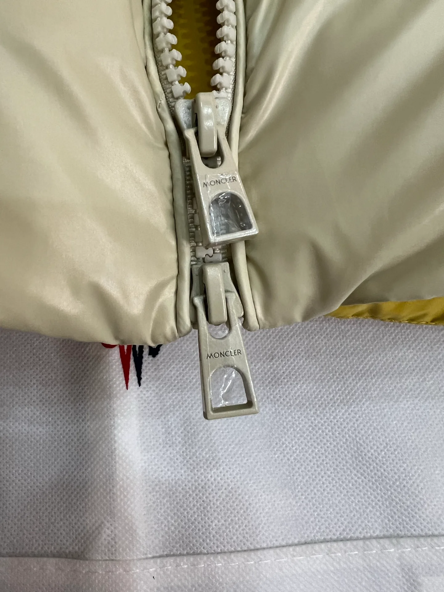 Жилеты Мужские Moncler 18599861