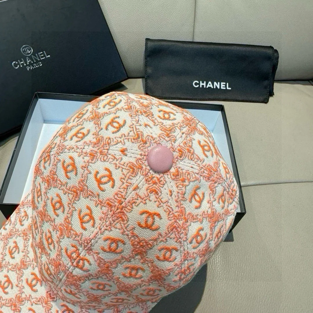 Hats CHANEL 18105235