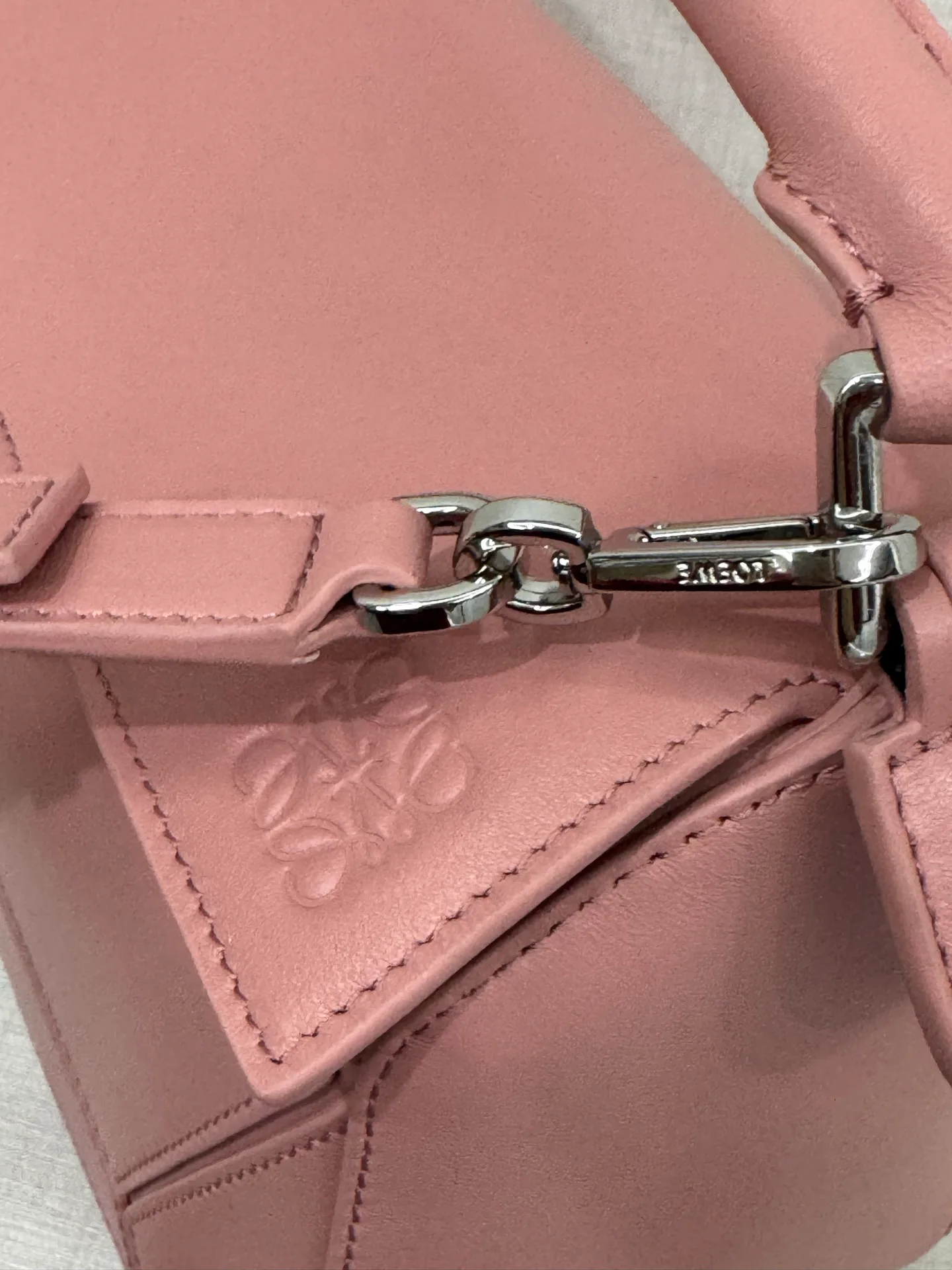 Women's Classic Handbags LOEWE 18434821