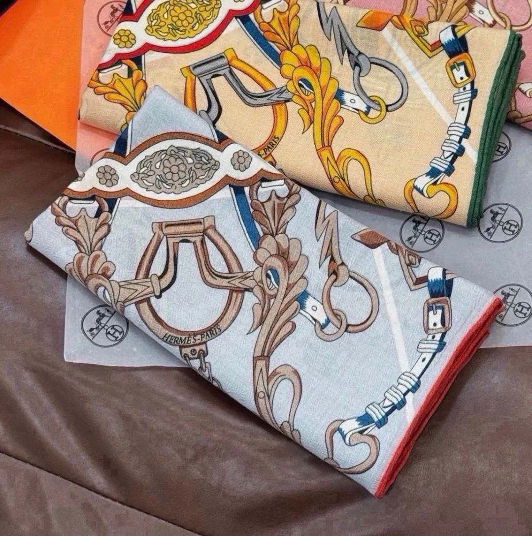 Silk Scarves HERMES 18322233