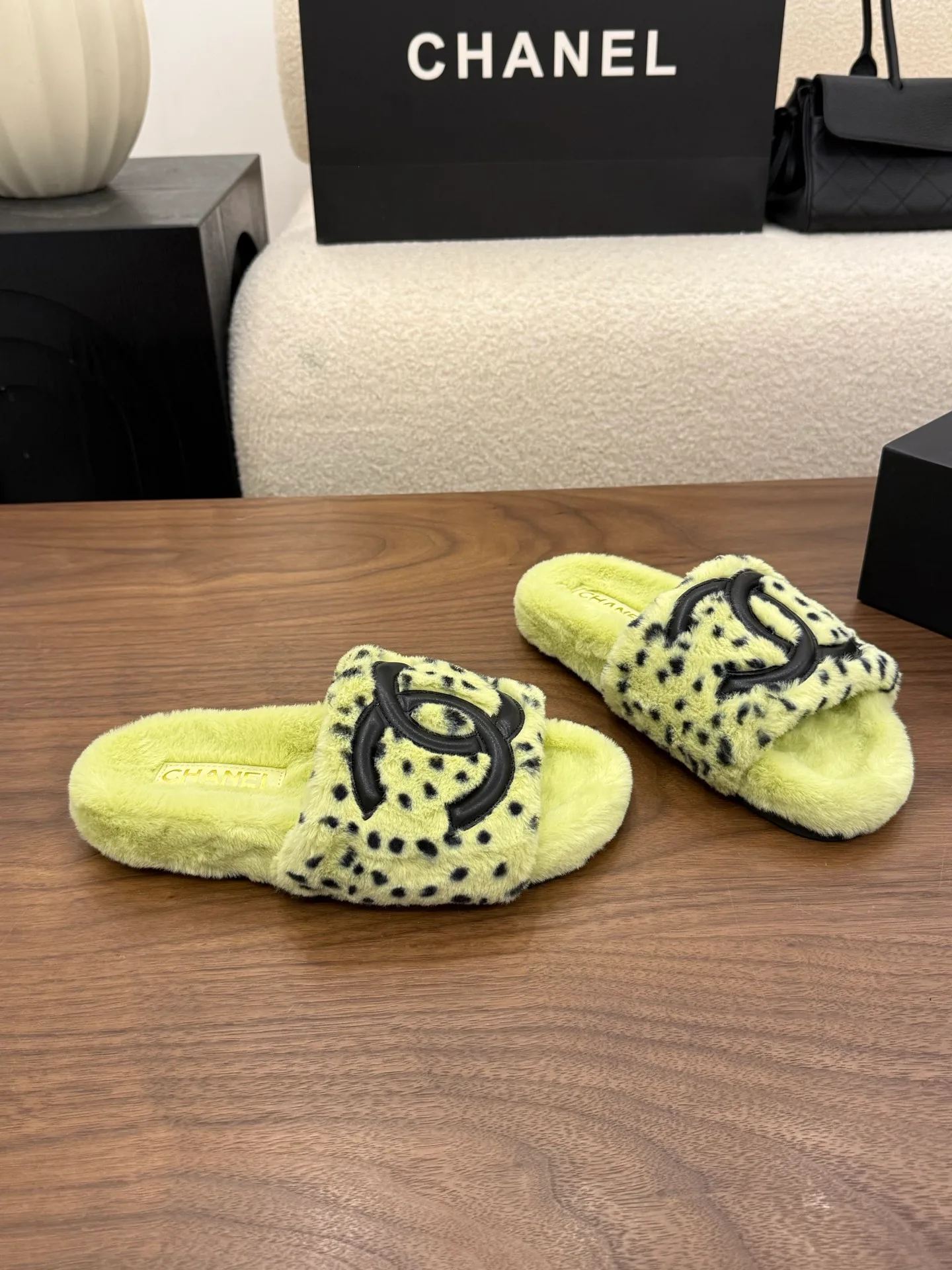 Women's Slippers CHANEL 18223620
