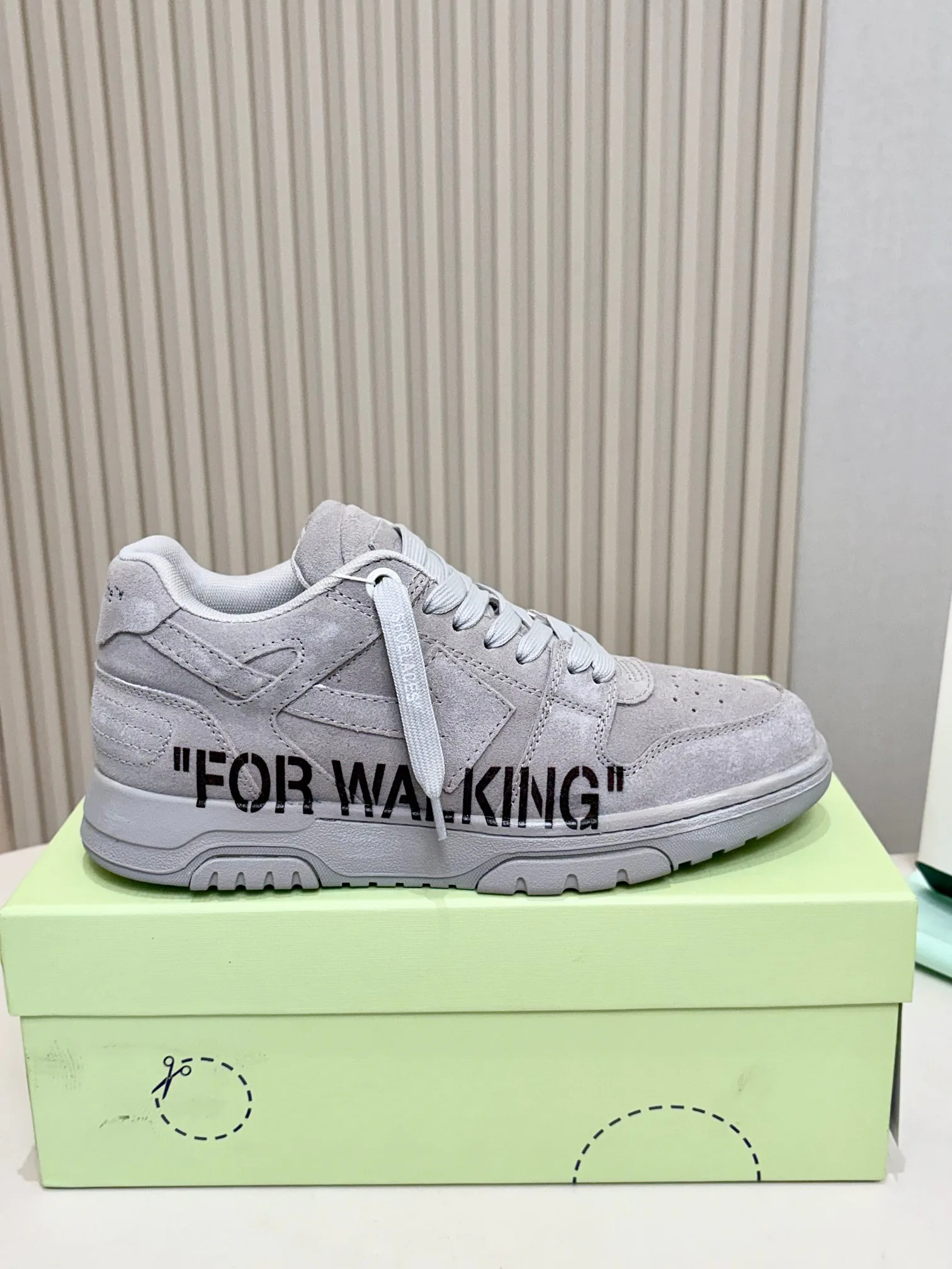 Women's Sneakers OFF-WHITE 18437417