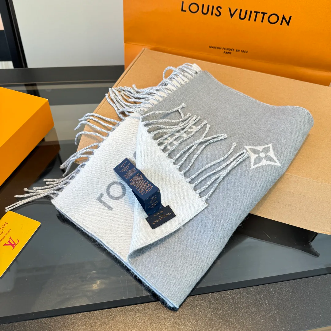 Scarves LOUIS VUITTON 17827502