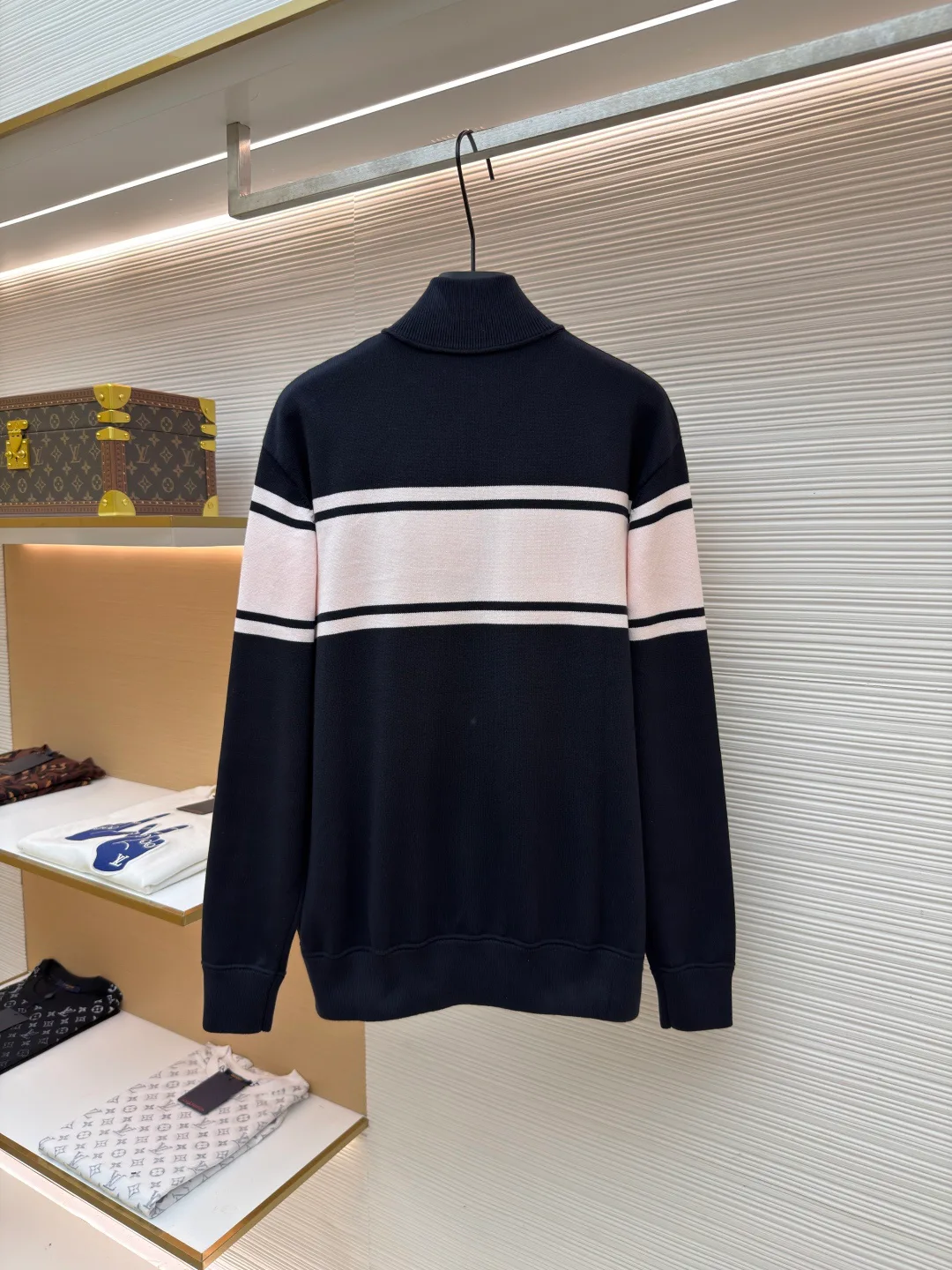 Men's Jackets And Down Jackets LOUIS VUITTON 17933377