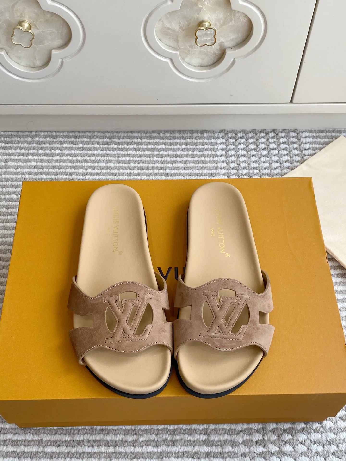 Women's Flip-Flops LOUIS VUITTON 17572144