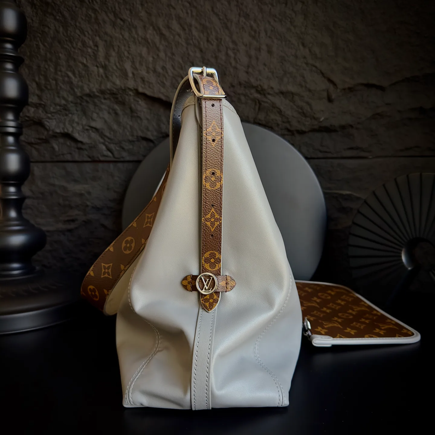 Women's Classic Handbags LOUIS VUITTON 17906955