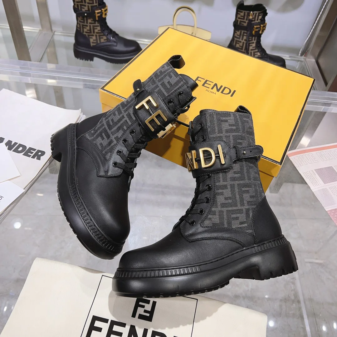 Women's Ankle Boots FENDI 18264016