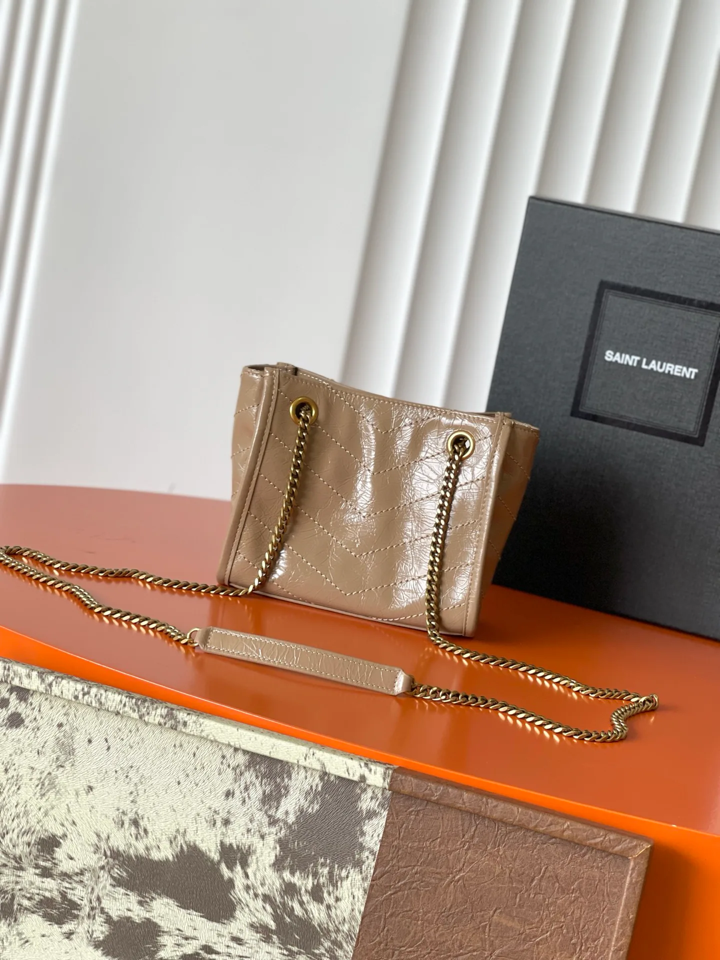 Классические Сумки Женские Saint Laurent 18610990