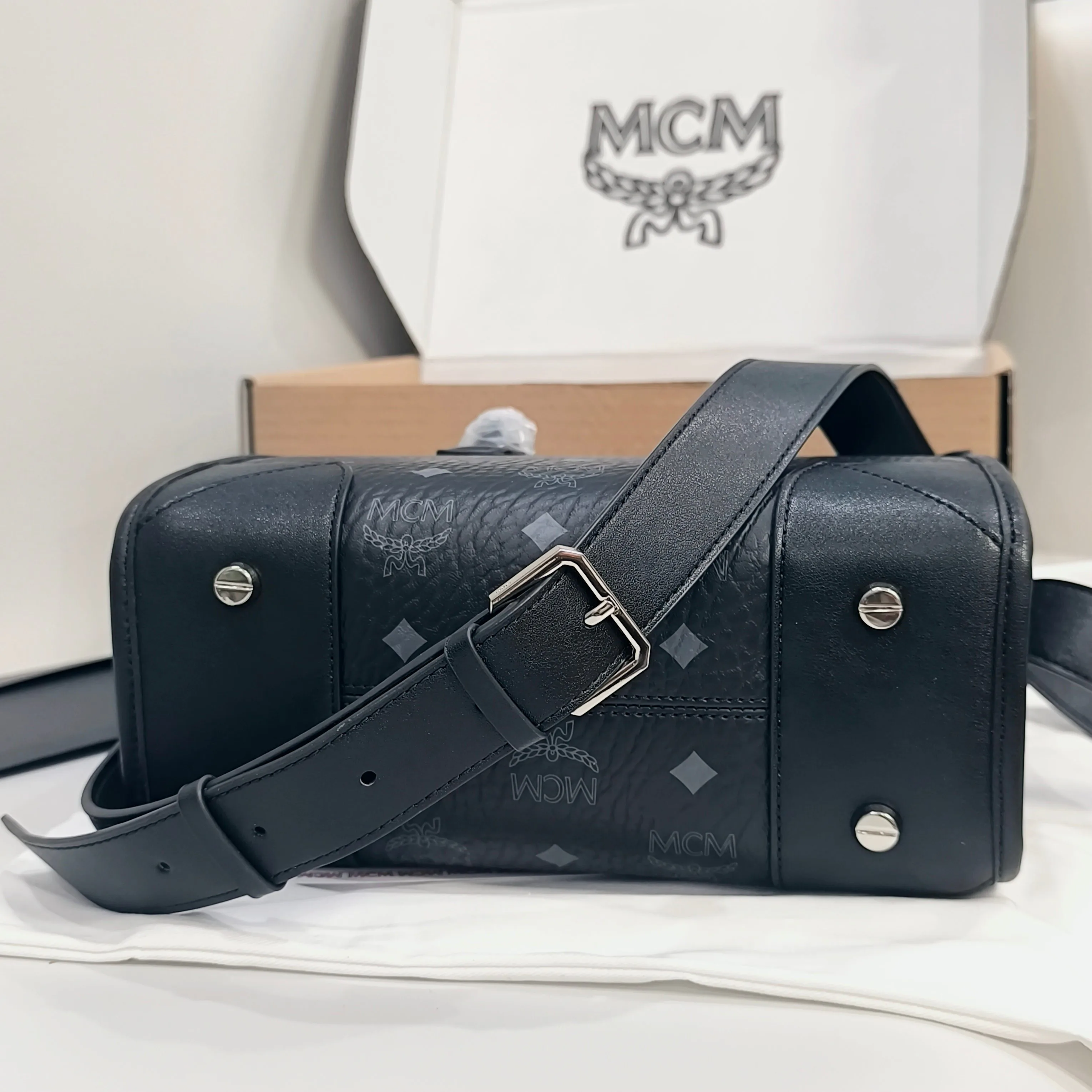 Women's Classic Handbags MCM 18223309