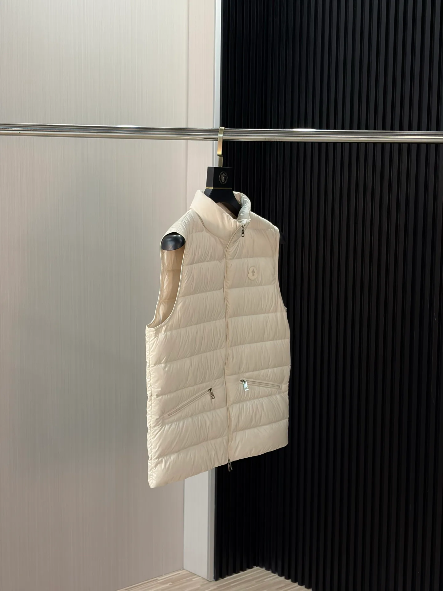 Women's Vests MONCLER 17944006