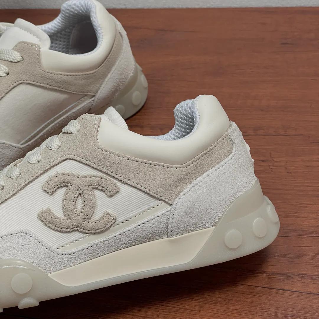 Women's Sneakers CHANEL 18000605