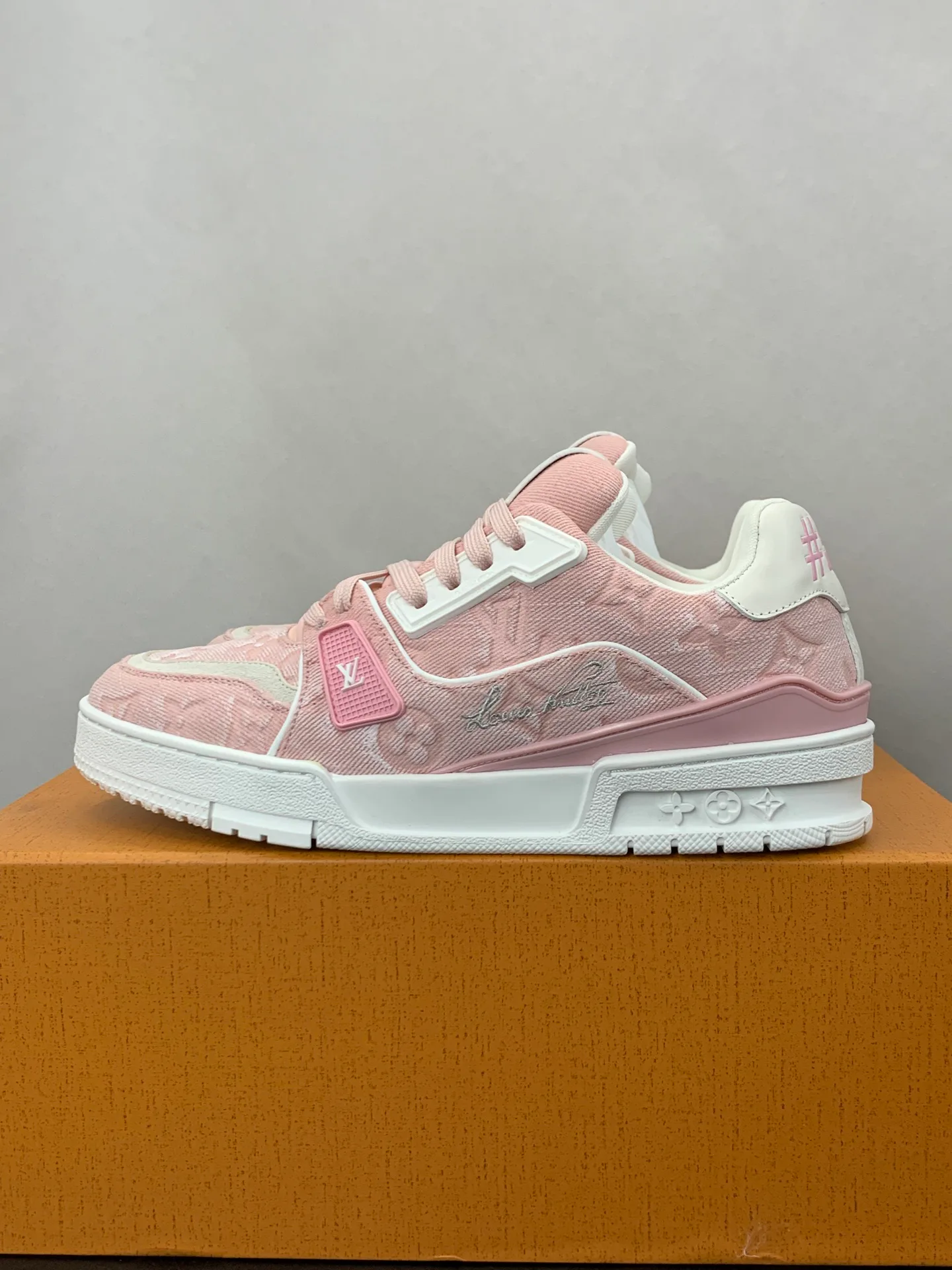 Women's Sneakers LOUIS VUITTON 17545274