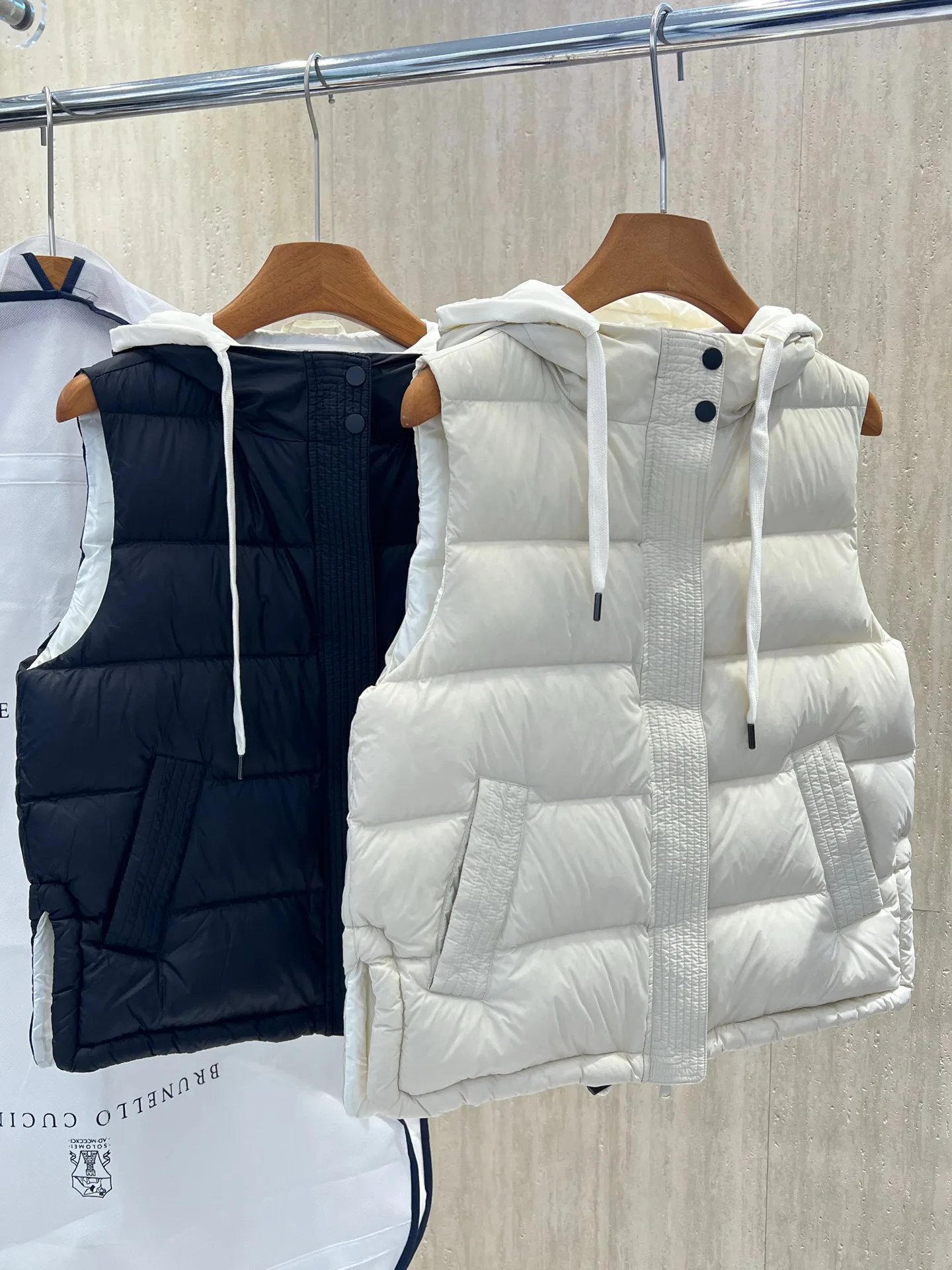 Women's Vests BRUNELLO CUCINELLI 18417987