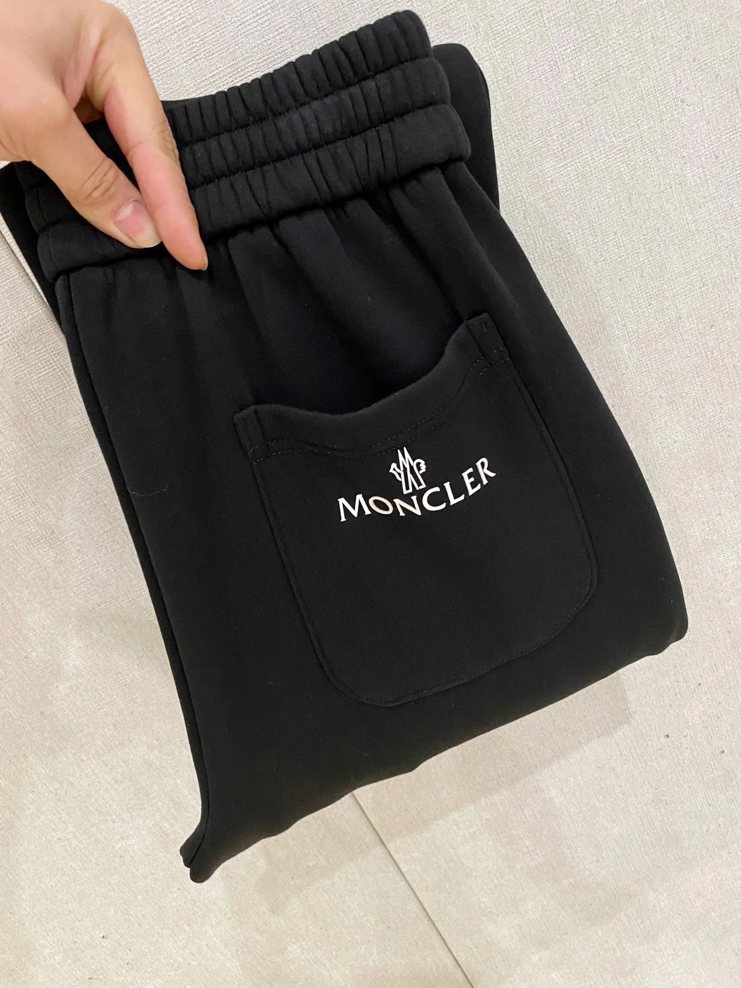 Men's Trousers MONCLER 18246764