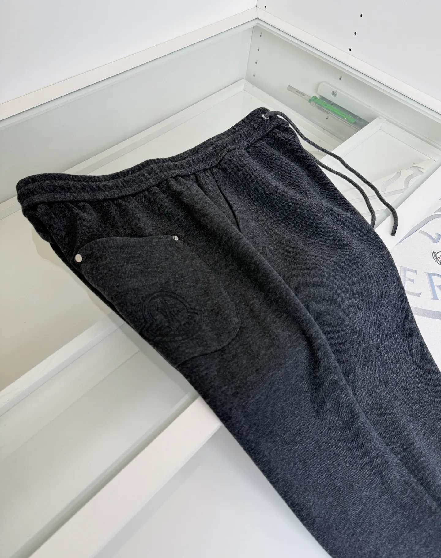 Men's Trousers MONCLER 18244485