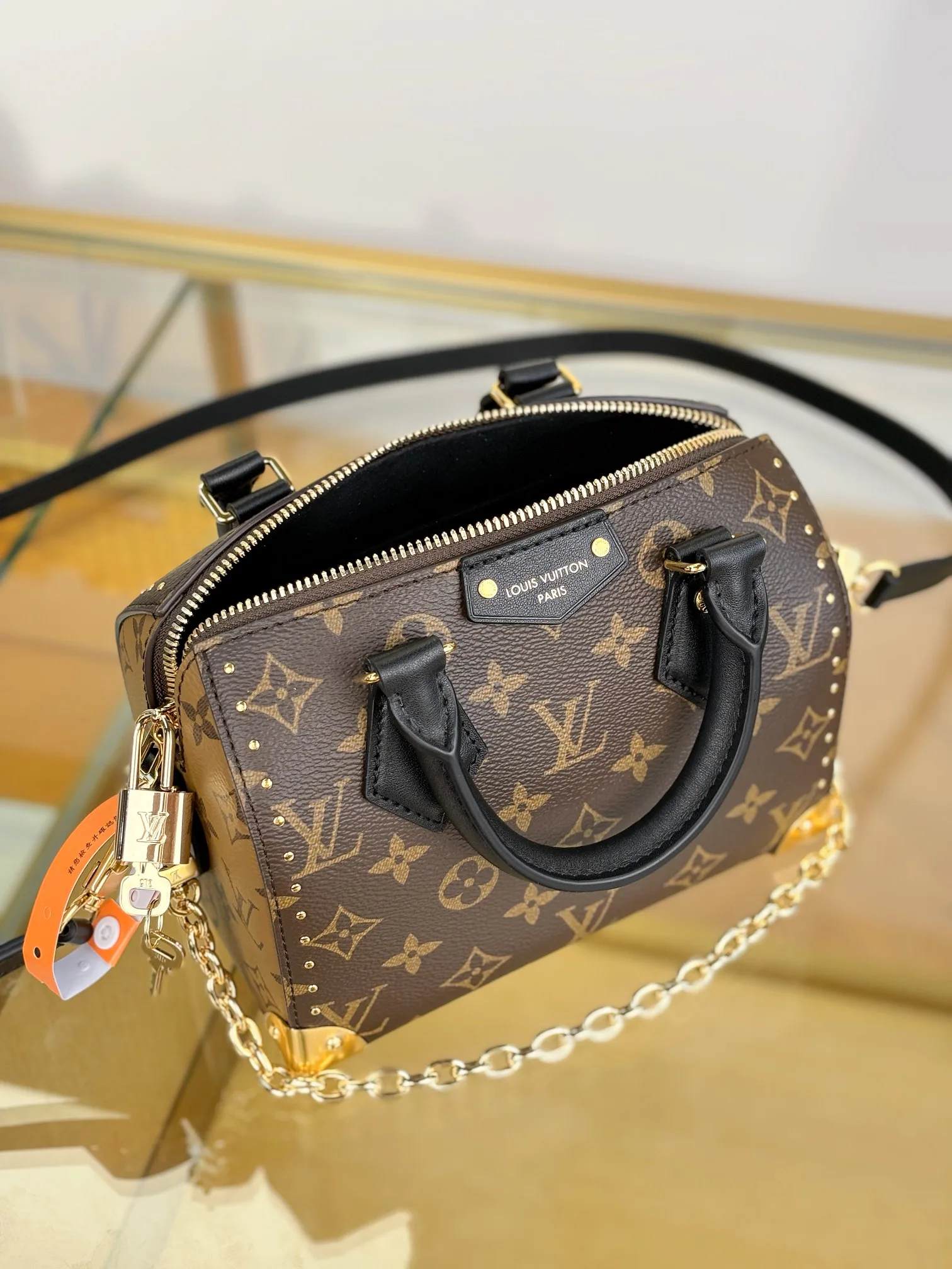 Women's Classic Handbags LOUIS VUITTON 17526839