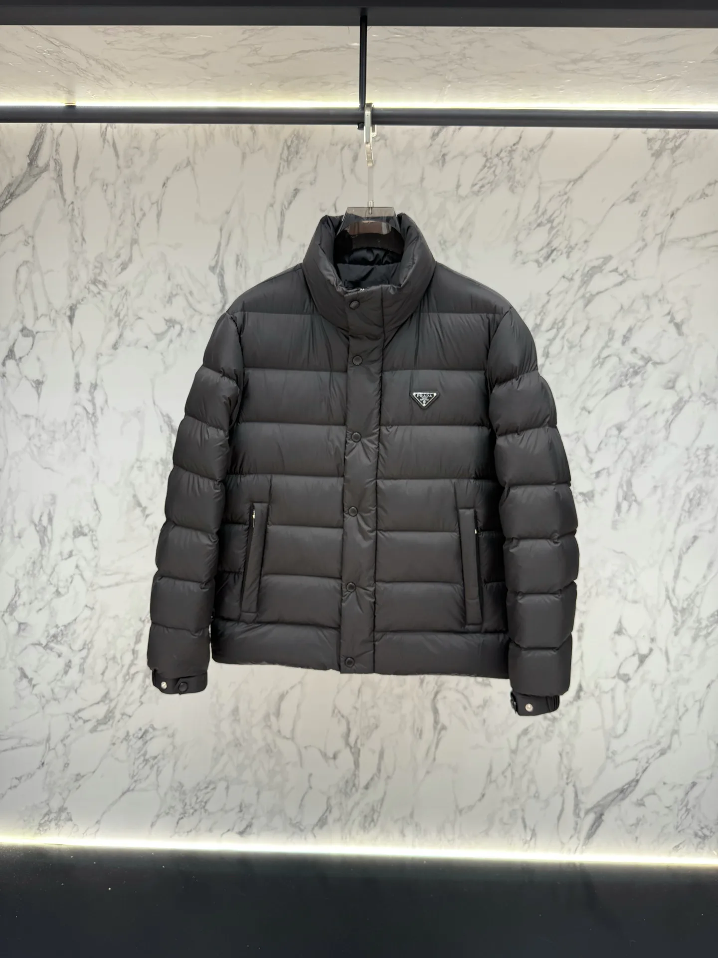 Куртки И Пуховики Женские Prada 18681329