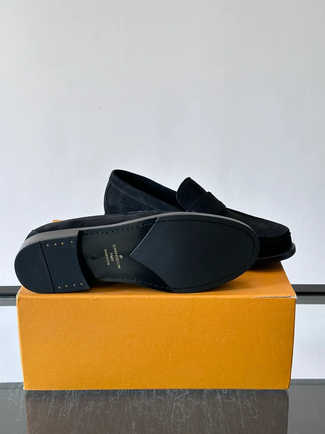 Men's Loafers And Dress Shoes LOUIS VUITTON 18101963