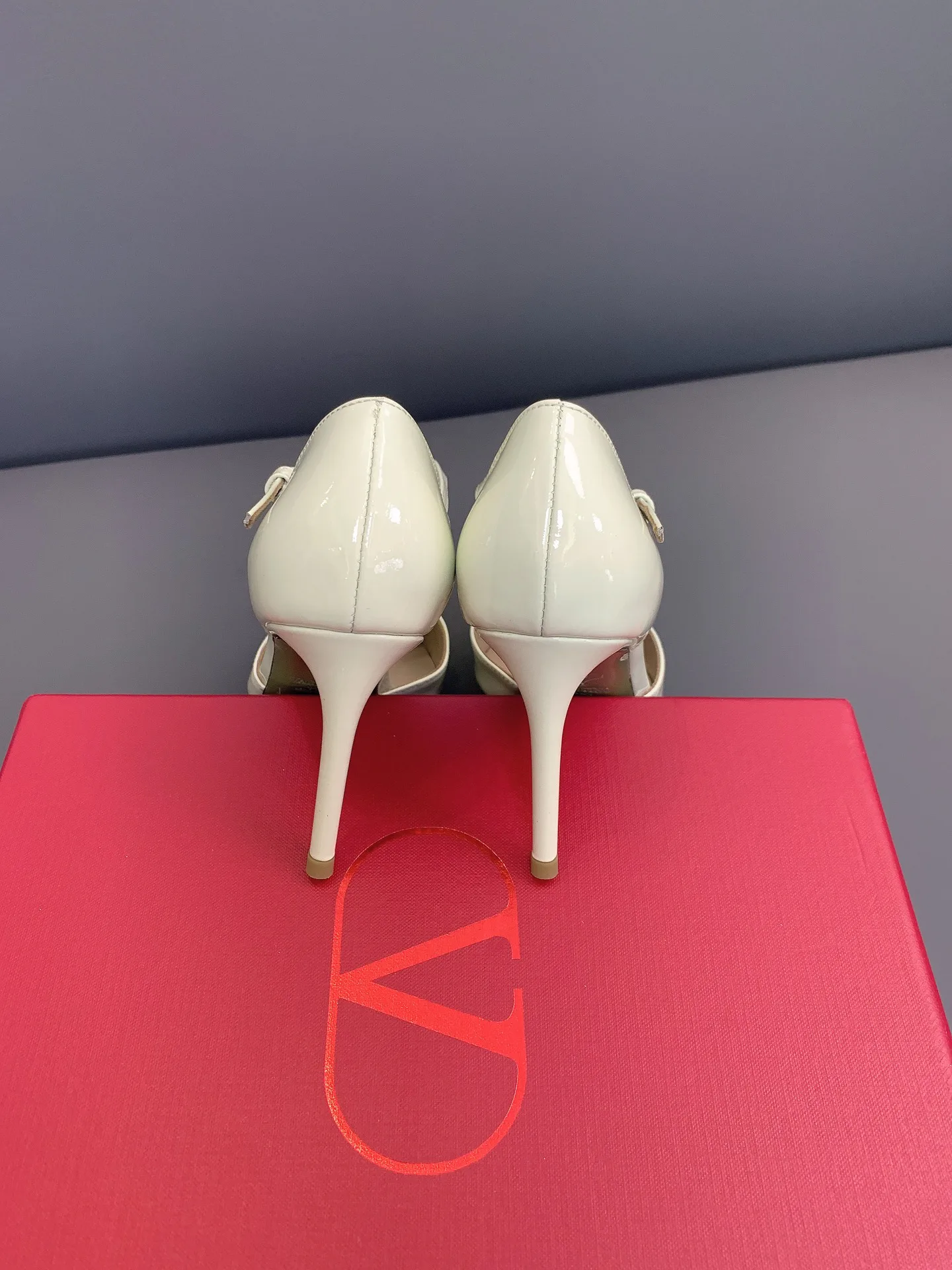 Women's Heels VALENTINO 17656639
