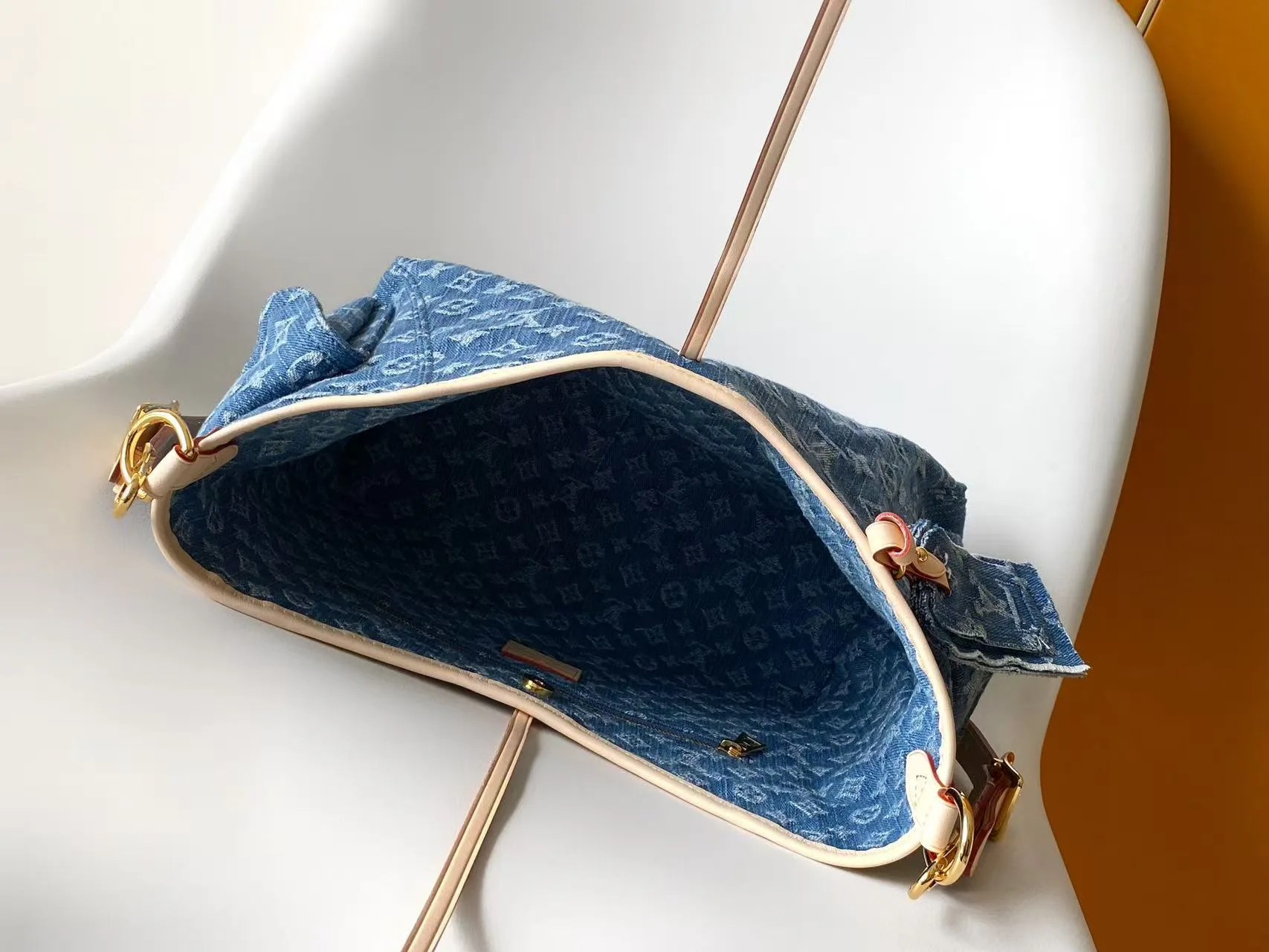 Women's Classic Handbags LOUIS VUITTON 17806365