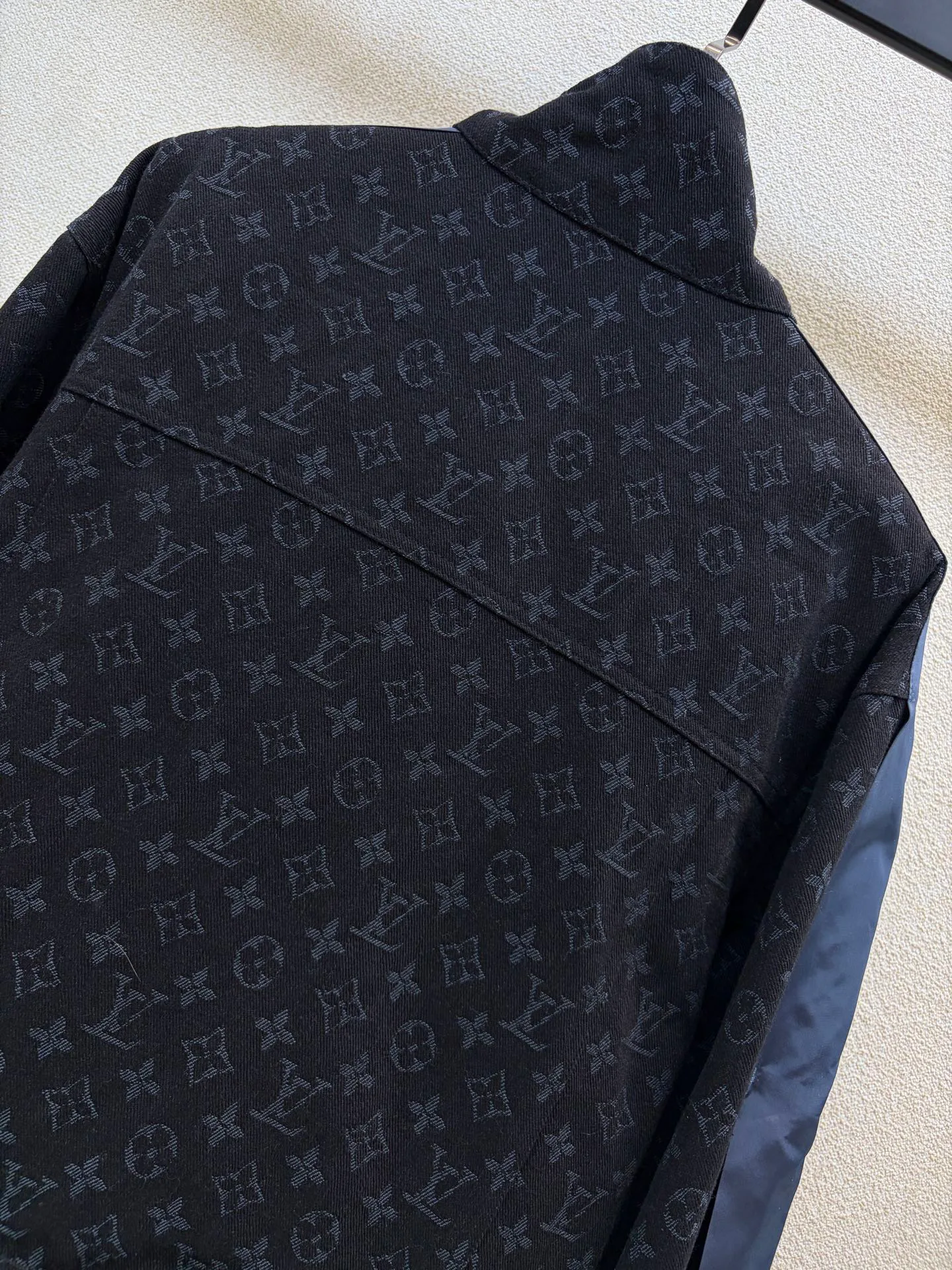 Women's Jackets And Down Jackets LOUIS VUITTON 18408056