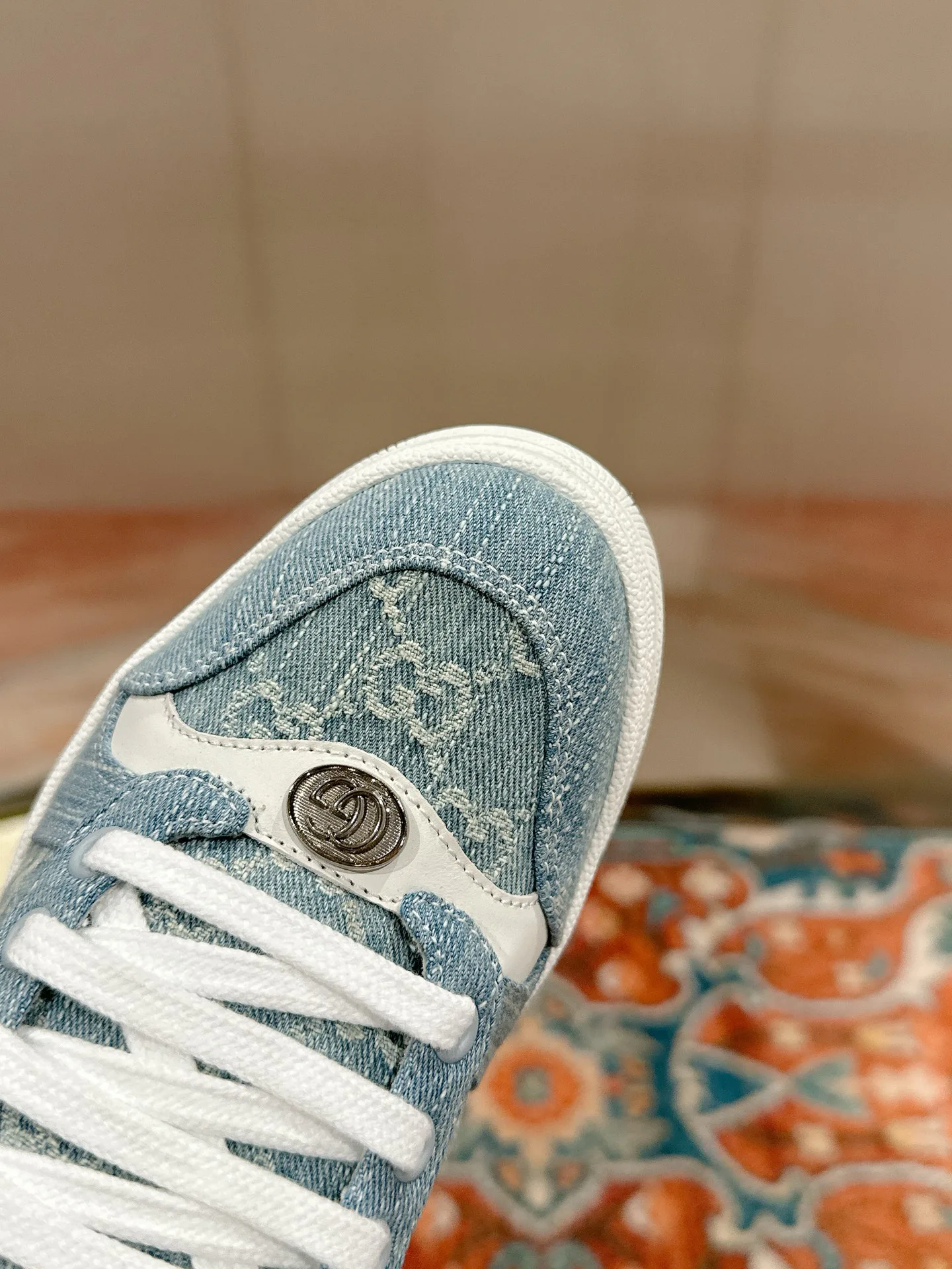 Women's Sneakers GUCCI 17956650