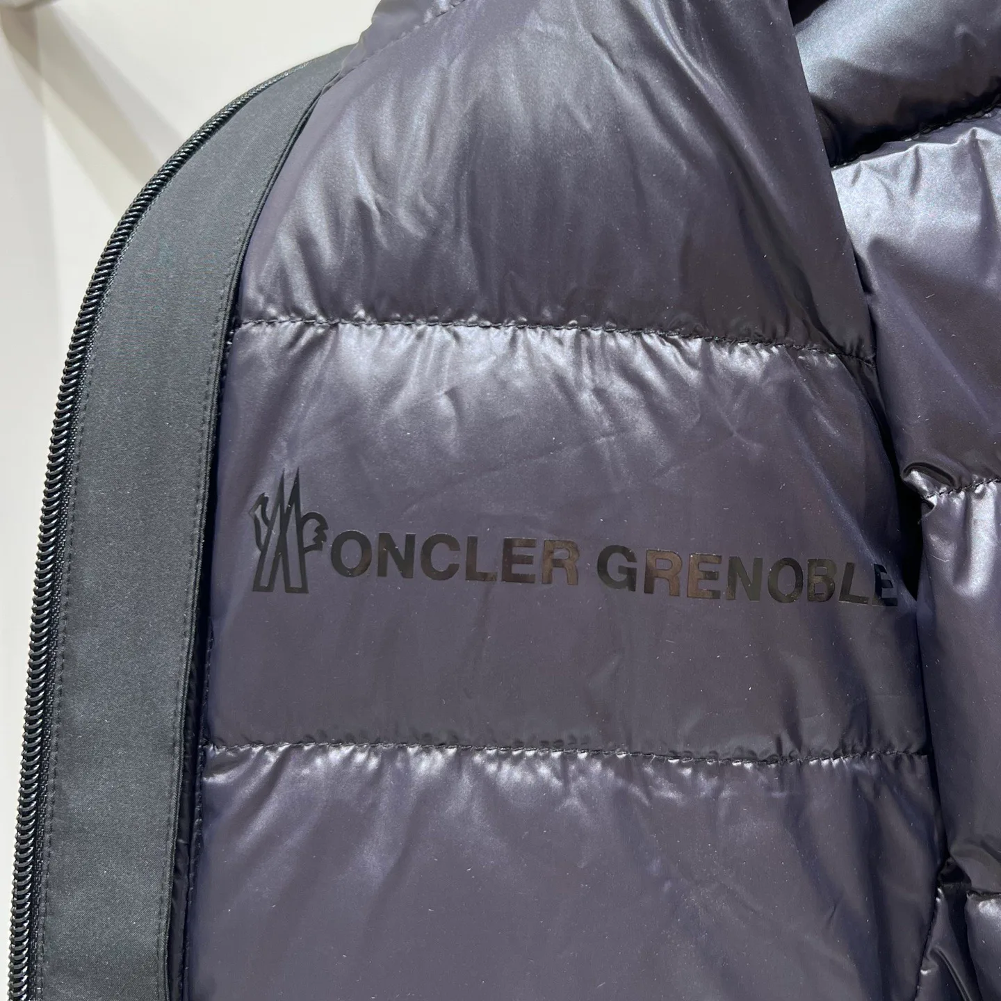 Women's Jackets And Down Jackets MONCLER 18131361