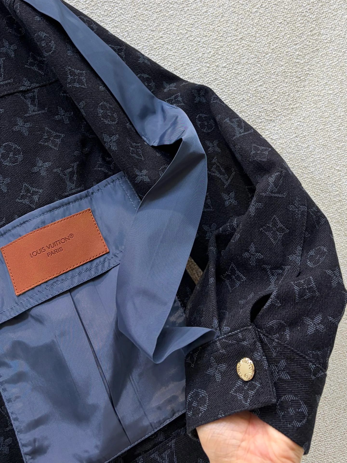 Women's Jackets And Down Jackets LOUIS VUITTON 18408056