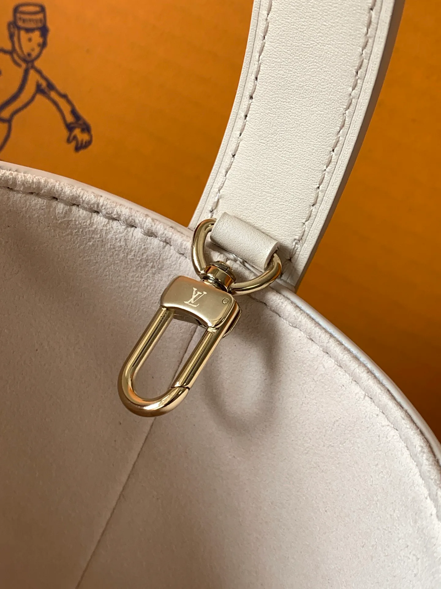 Women's Classic Handbags LOUIS VUITTON 18156570