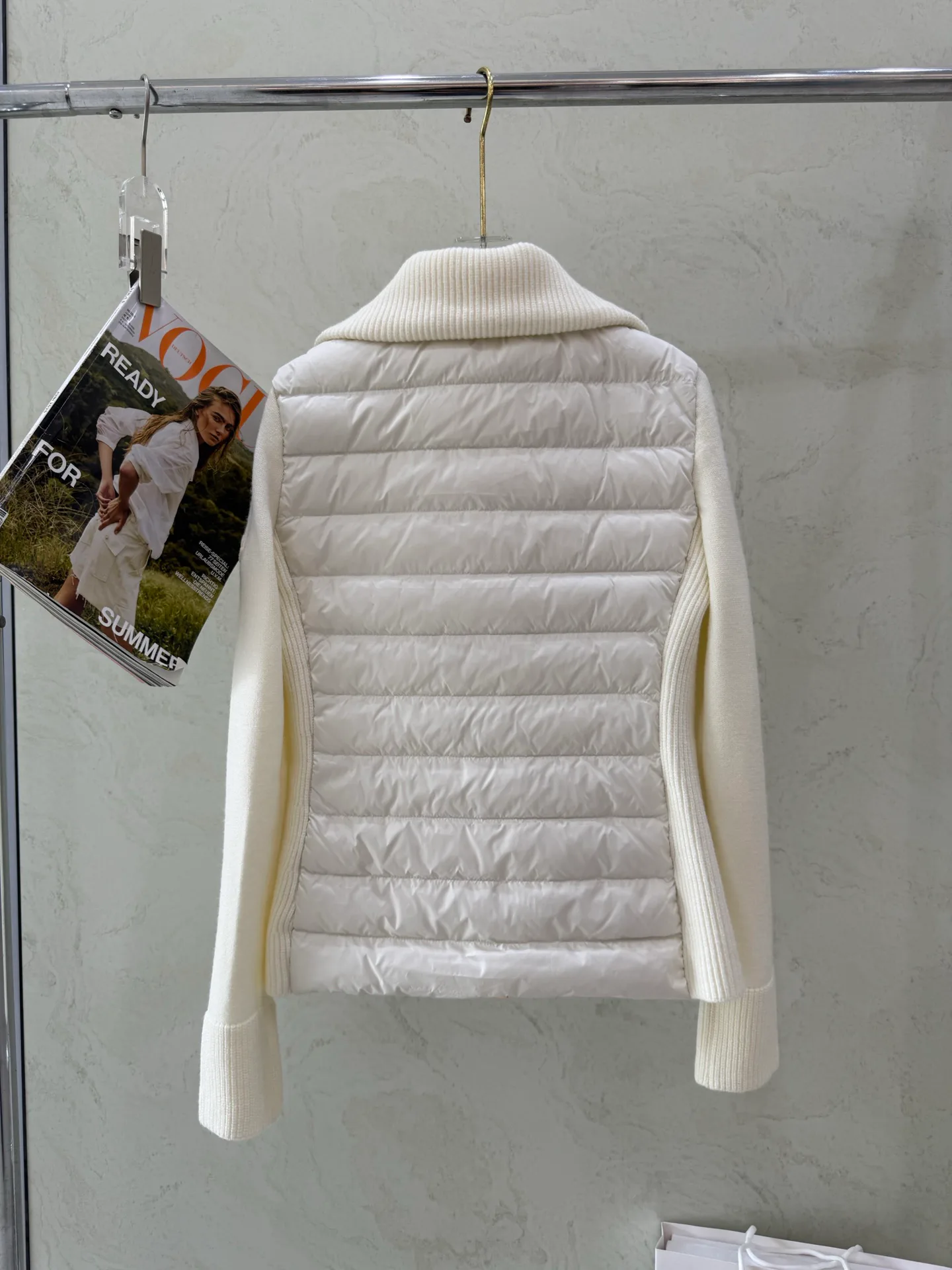 Women's Jackets And Down Jackets MONCLER 17918880