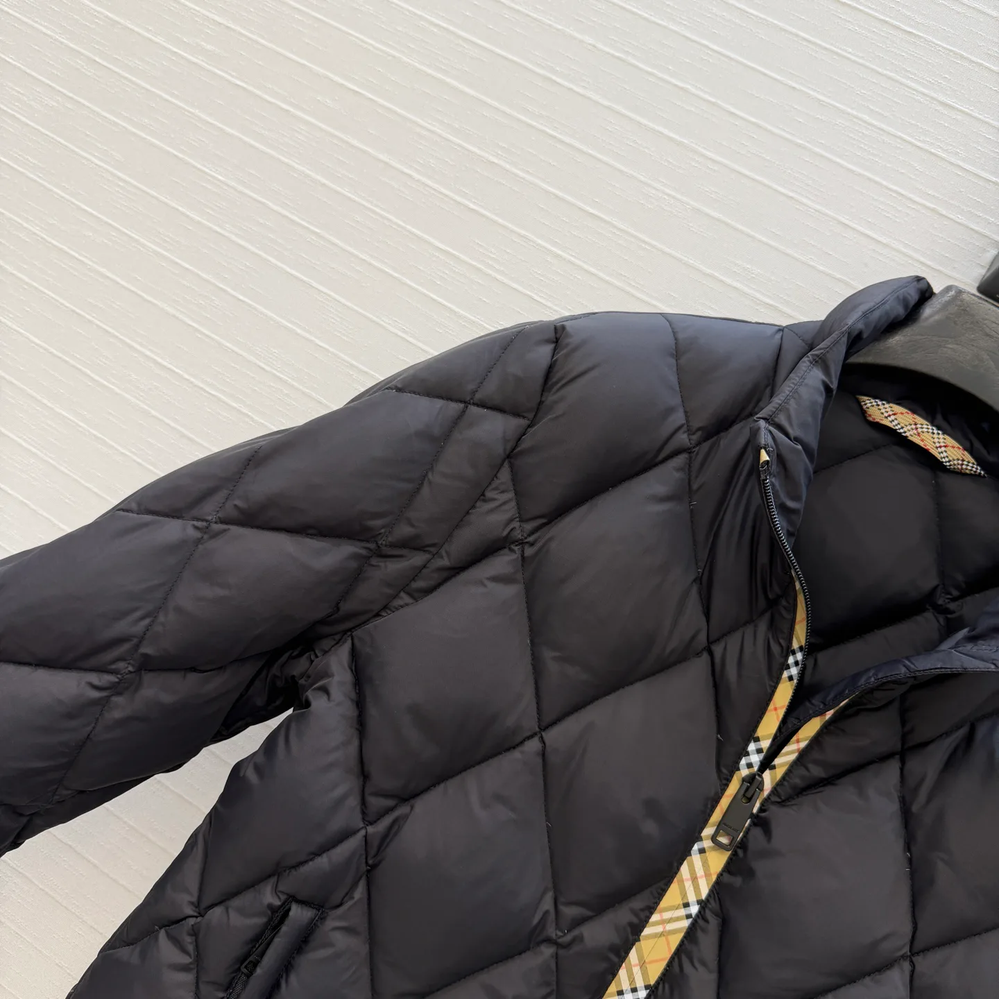 Women's Jackets And Down Jackets BURBERRY 18325227
