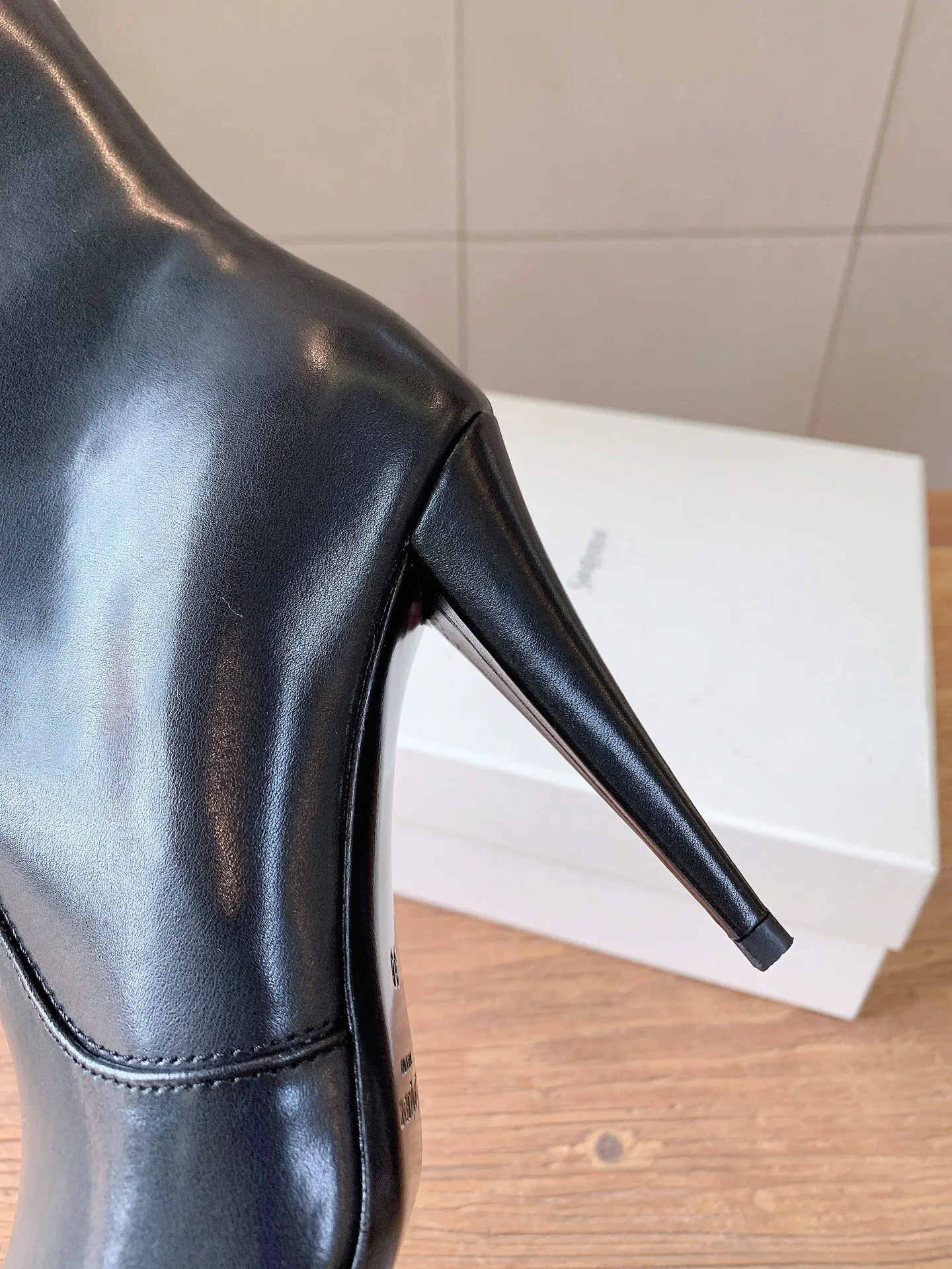 Women's Booties SAINT LAURENT 18365302