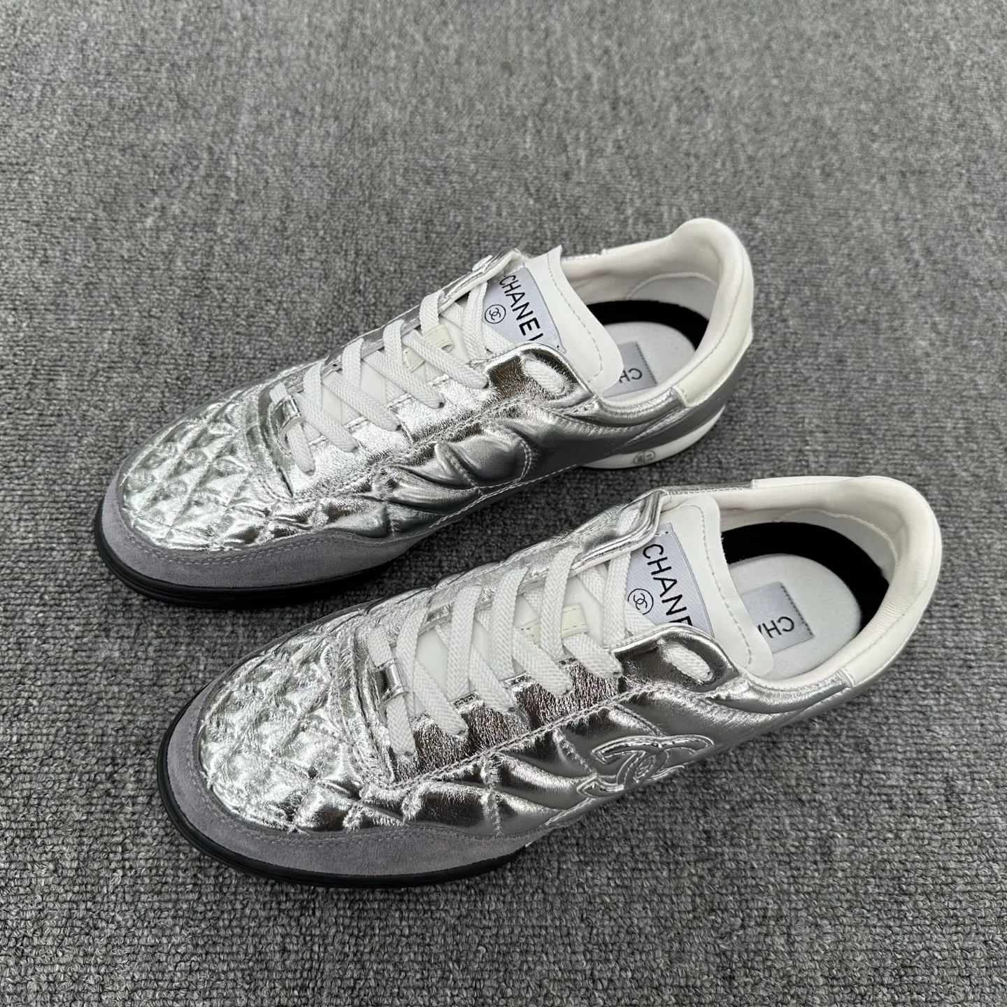 Women's Sneakers CHANEL 18076097