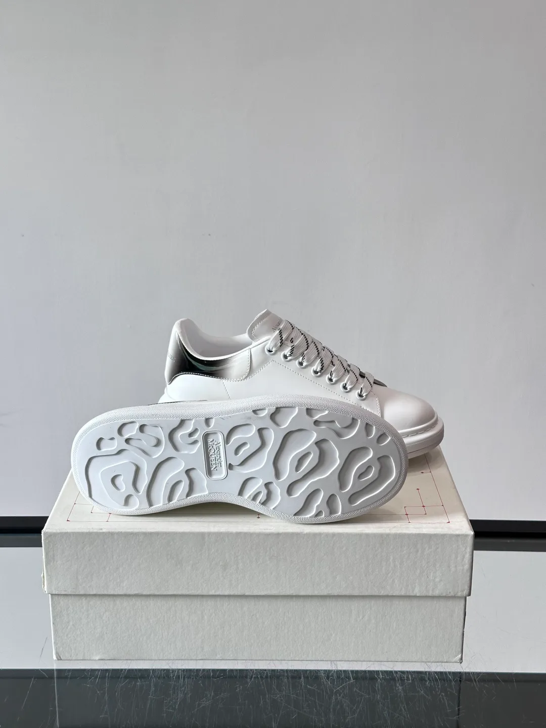 Women's Sneakers ALEXANDER MCQUEEN 17799785