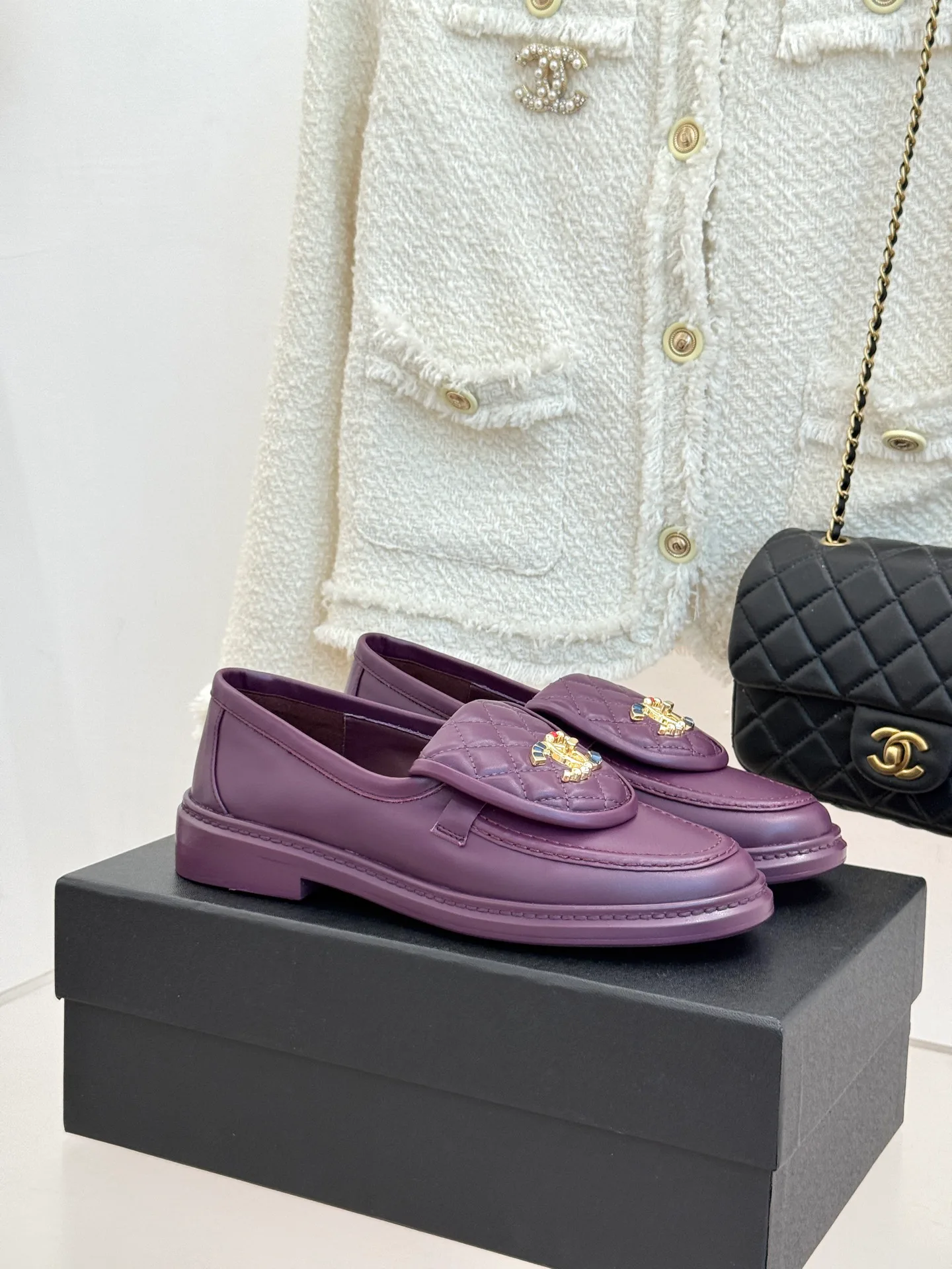 Women's Loafers And Moccasins CHANEL 17336060