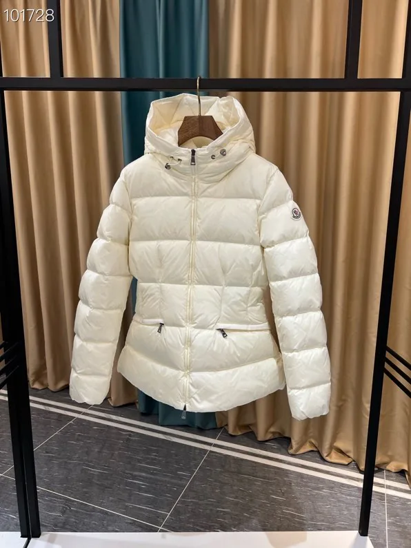 Women's Jackets And Down Jackets MONCLER 17964594