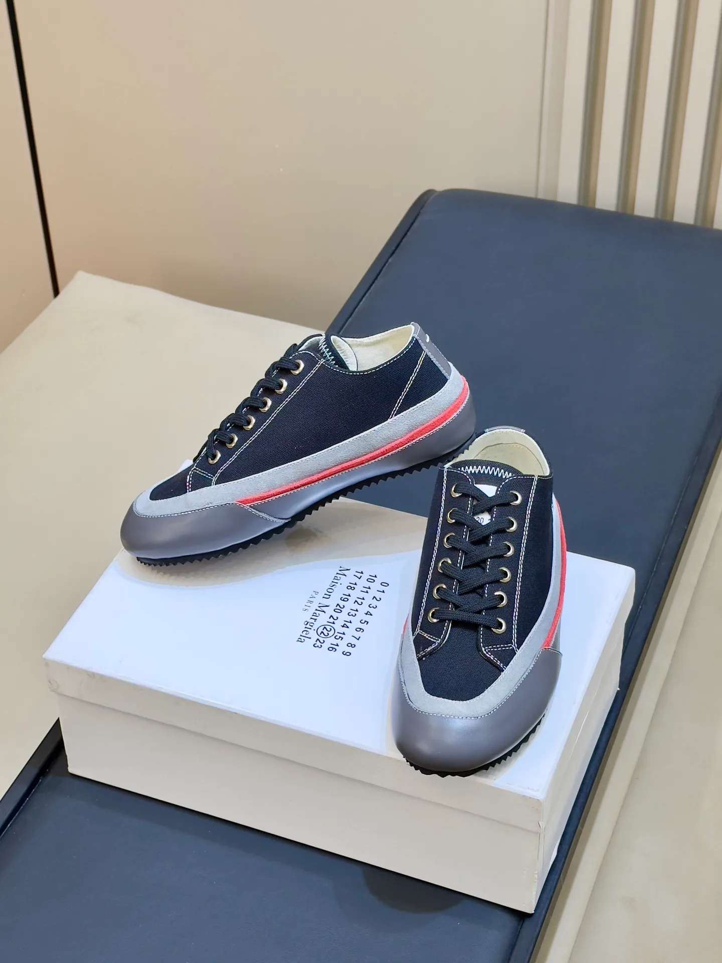 Women's Sneakers MAISON MARGIELA 18073443