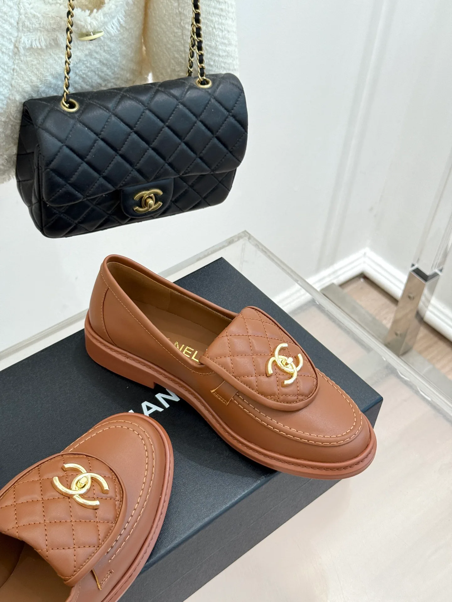 Women's Loafers And Moccasins CHANEL 17336067