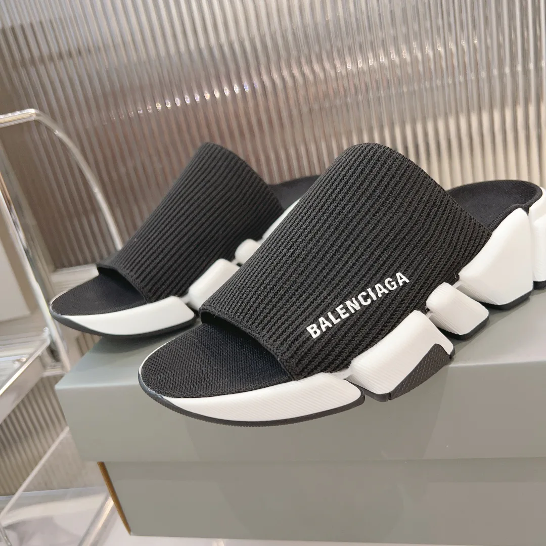 Women's Flip-Flops BALENCIAGA 17182657