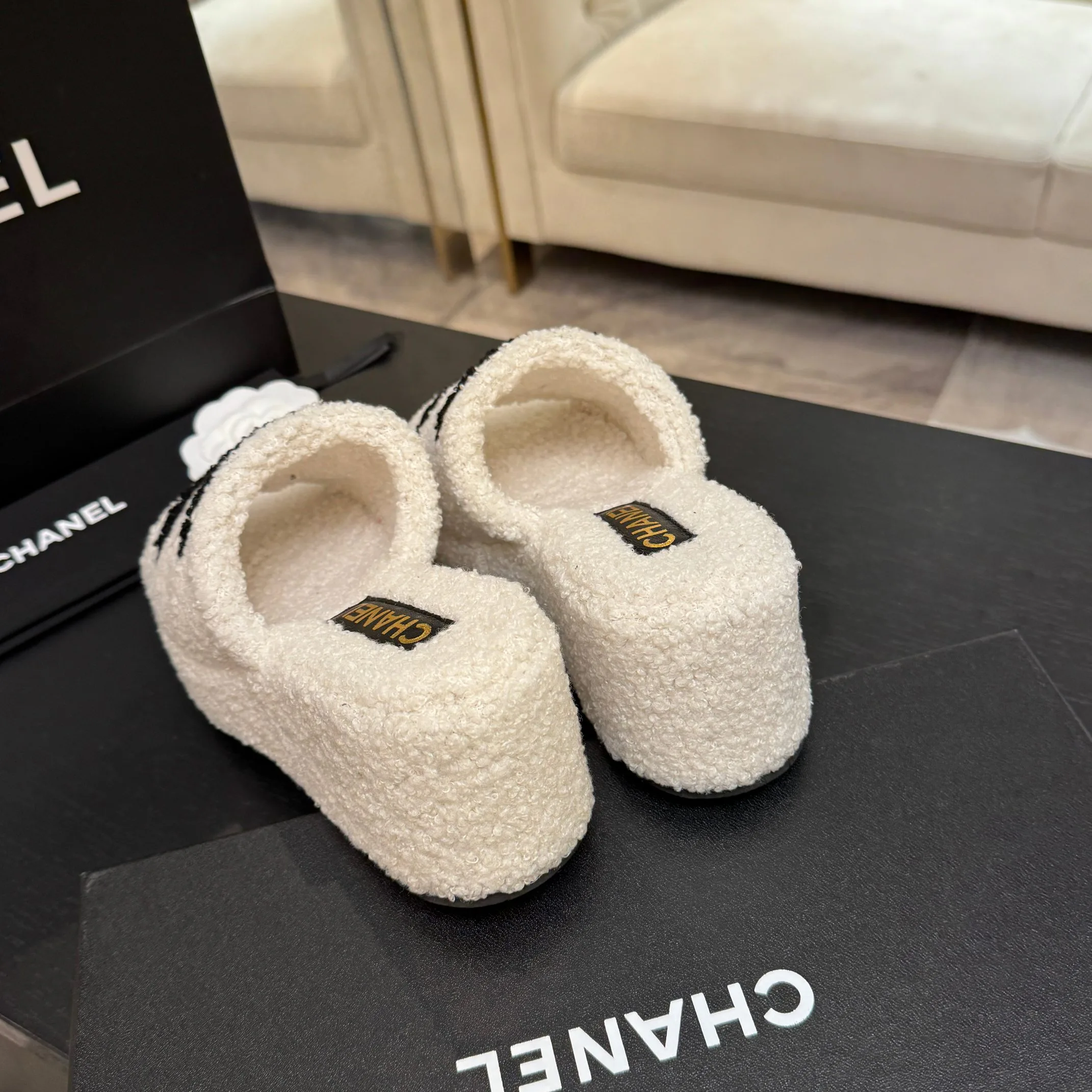 Women's Slippers CHANEL 18500996