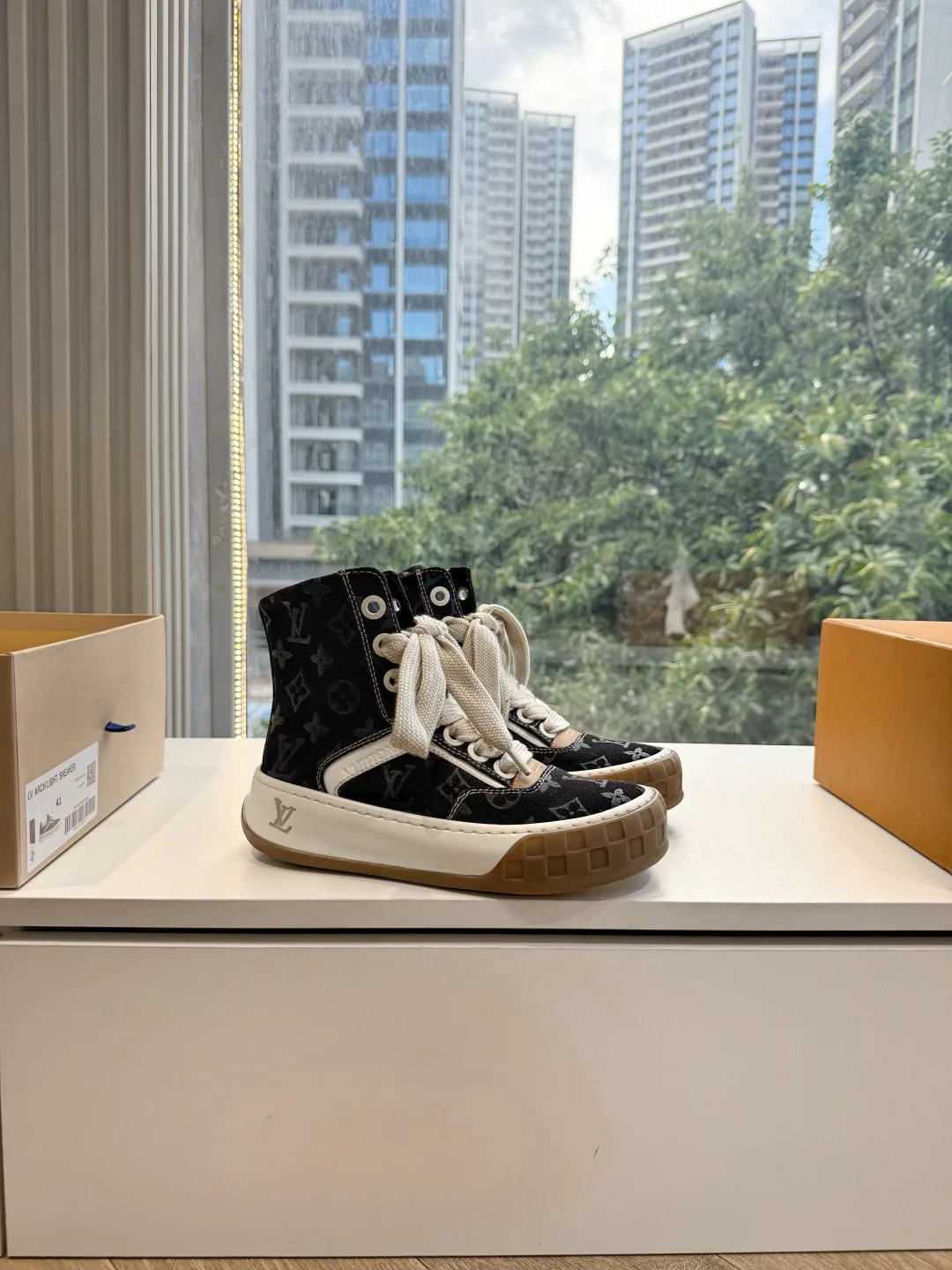 Women's Sneakers LOUIS VUITTON 16991430