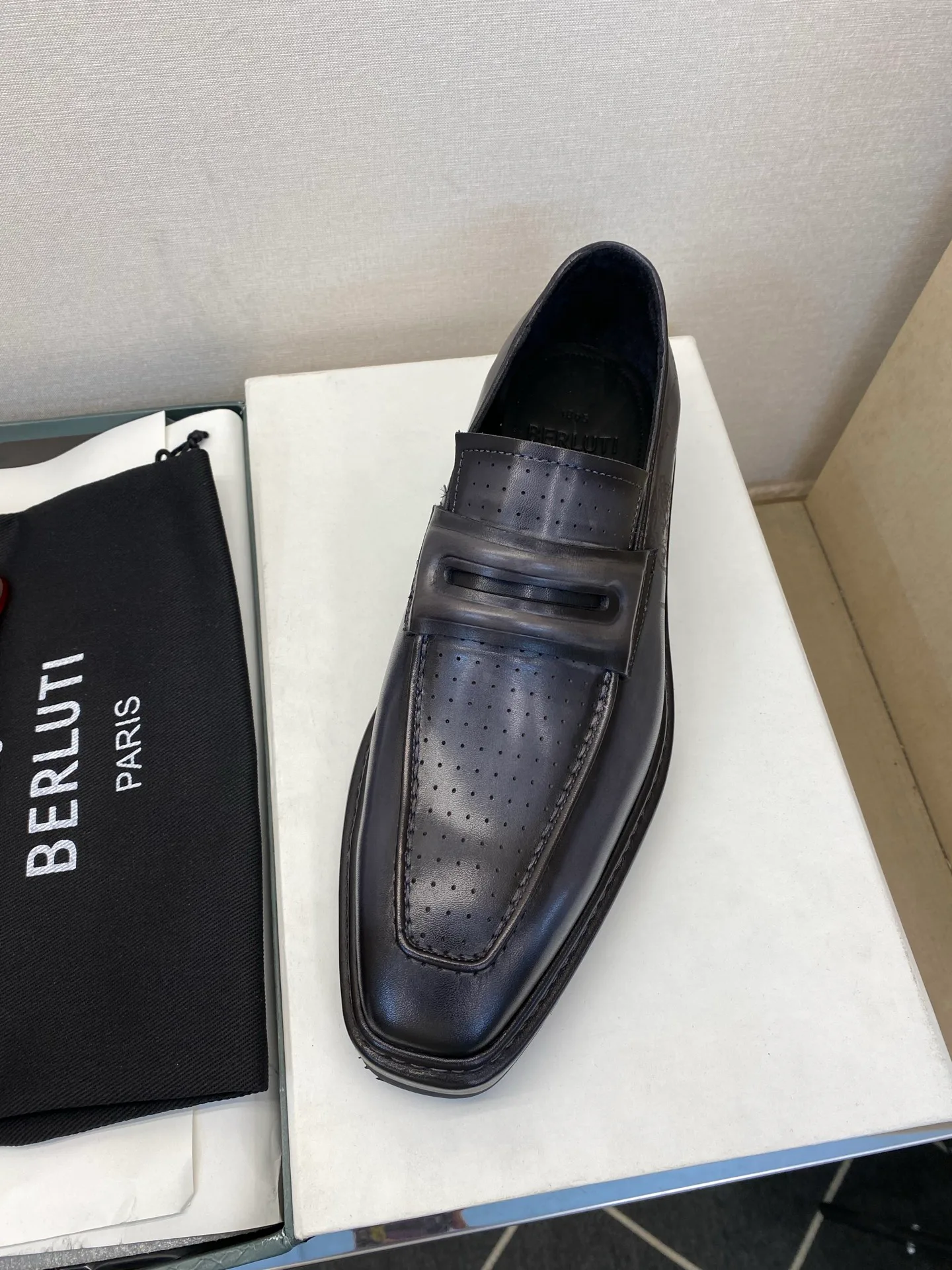 Men's Loafers And Dress Shoes BERLUTI 17971815