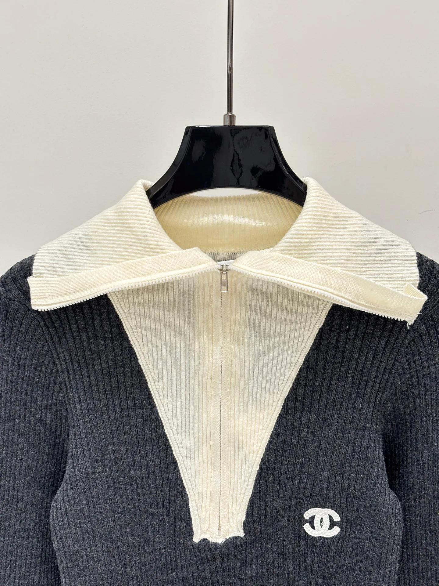 Women's Jumpers And Sweaters CHANEL 18032687