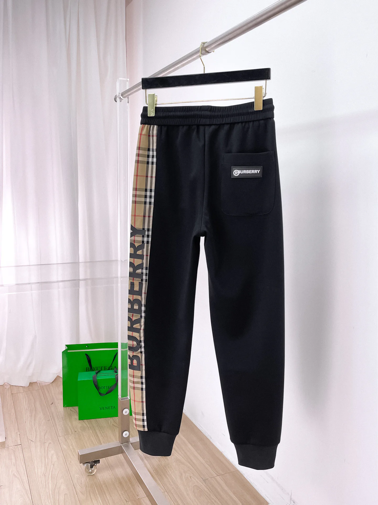 Men's Trousers BURBERRY 18399296